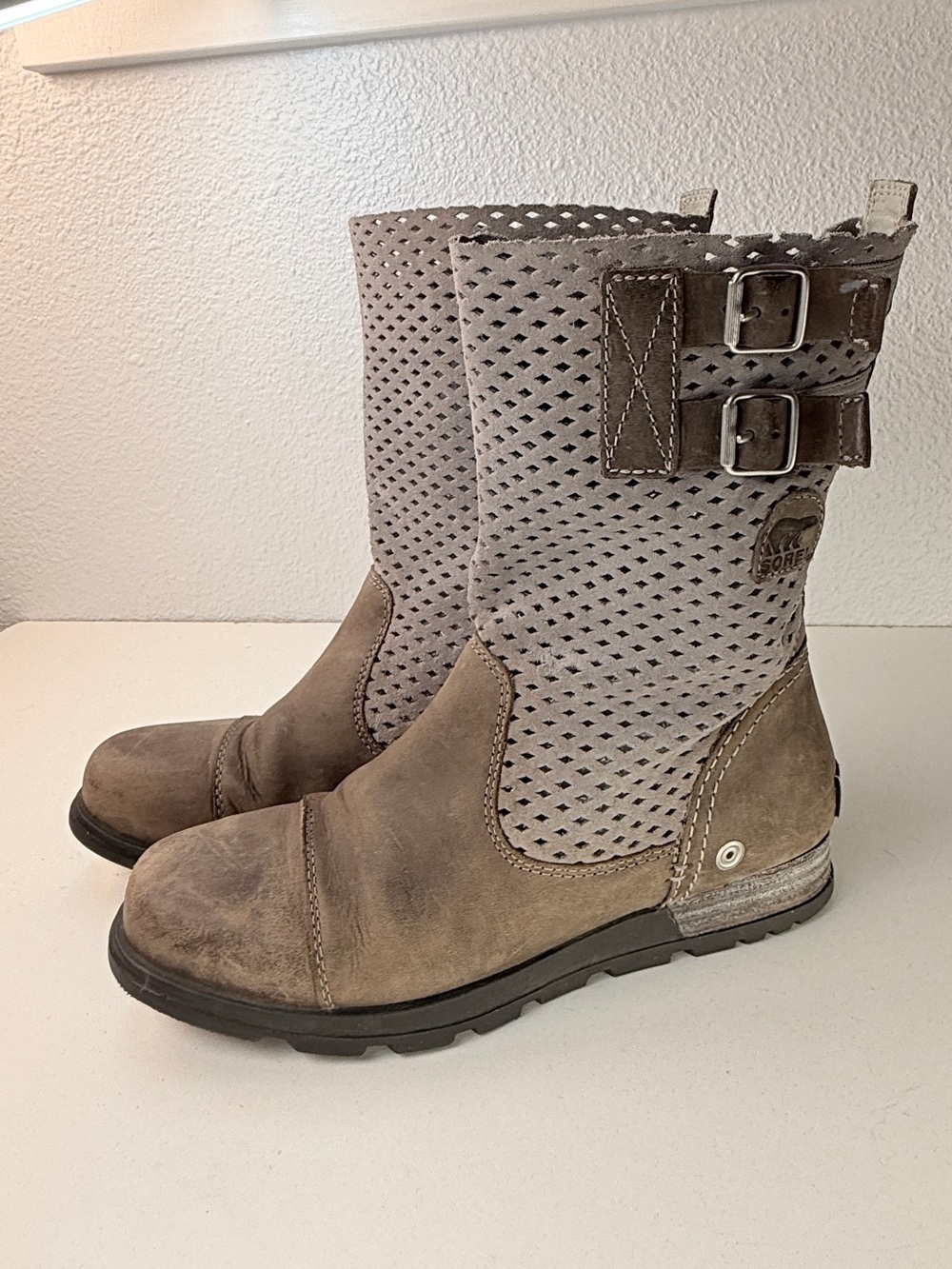 Sorel Perforated Leather Buckle Moto Boots Taupe Womens 7